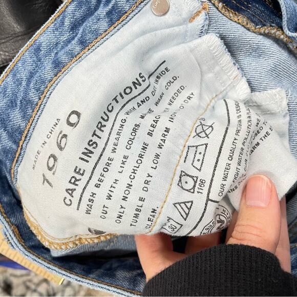 Gap Real Straight Rolled Hem Mid Rise Jeans Womens 26 Blue Denim Distressed - Picture 13 of 13